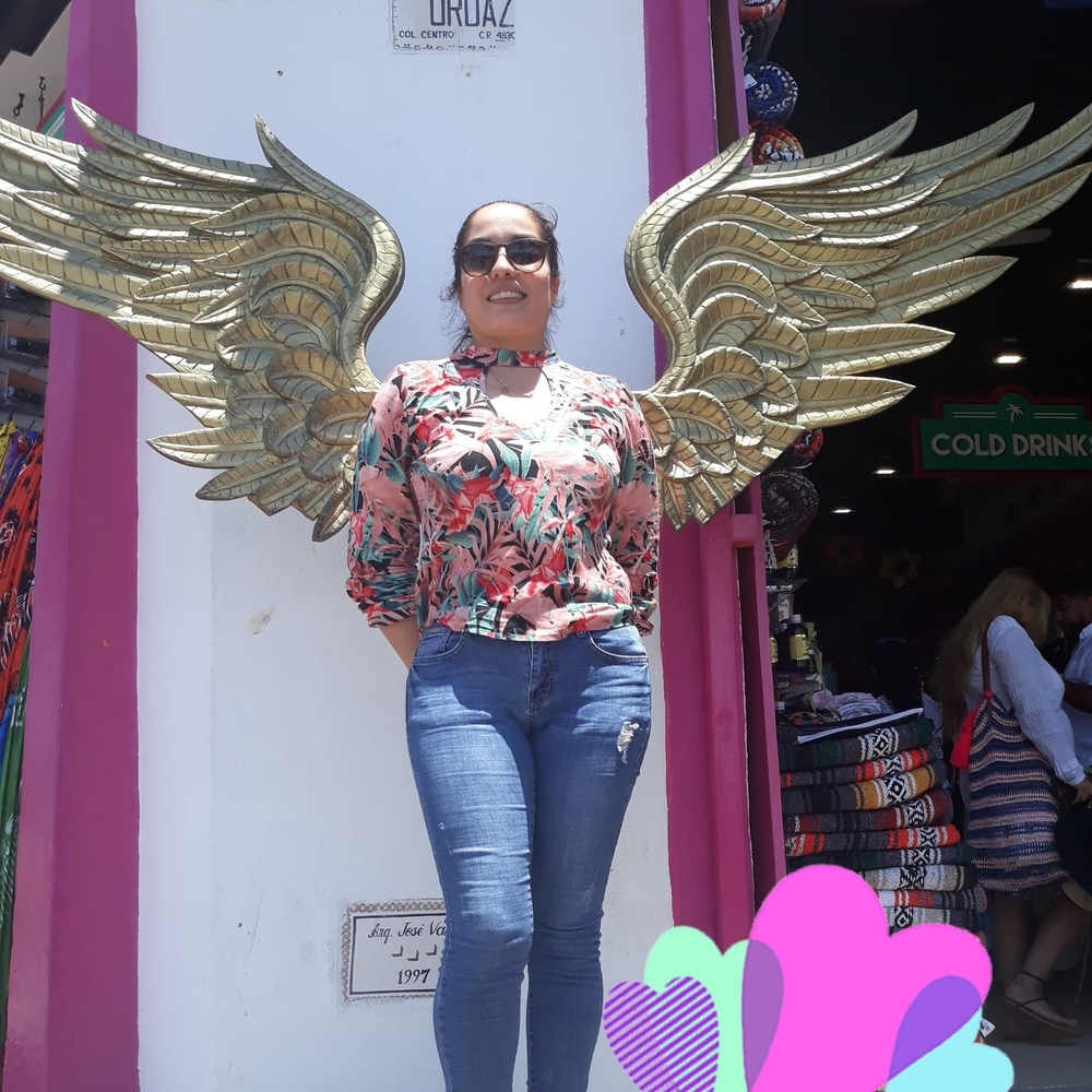 Meet your Posher, Cinthia